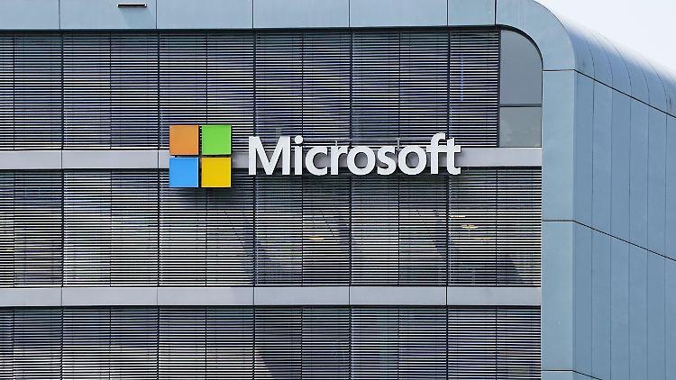 Bei dem weitverbreiteten Microsoft-Programm Sharepoint gibt es eine gravierende Sicherheitslücke. Hacker nutzen diese, um Daten und Passwört